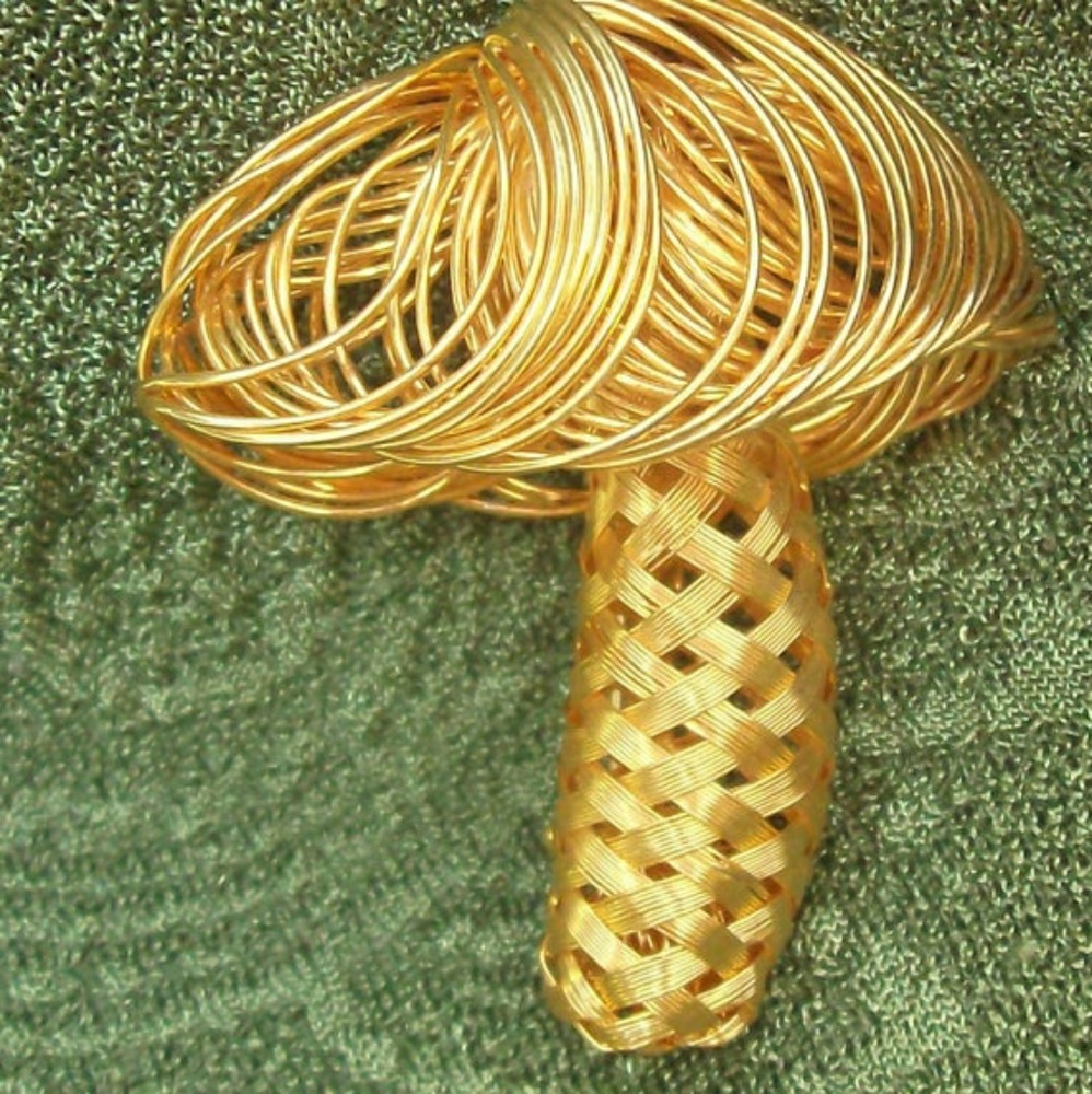 Vintage Mushroom Pin ~ Wire Art ~ Vegan Friendly!